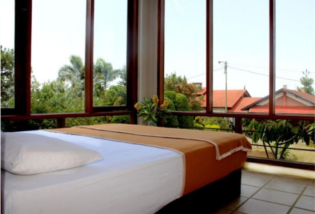 Villa Istana Bunga Lembang Room photo
