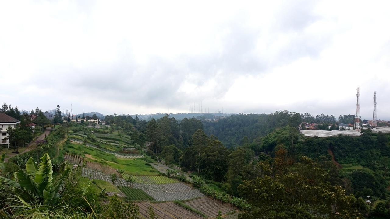 Villa Istana Bunga Lembang Exterior photo